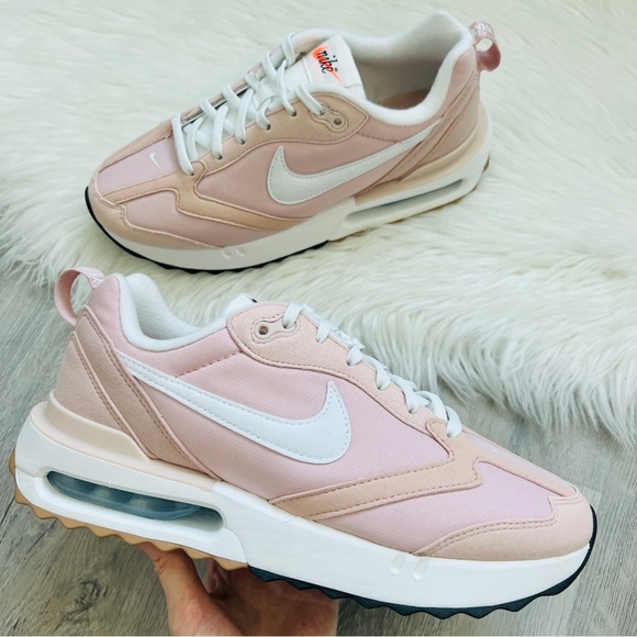 NWT Nike Air Max Dawn Women’s Shoes - Picture 2 of 11